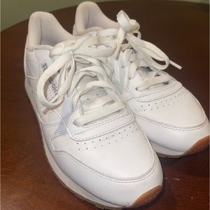 Reebok Classic women’s sneakers size 7